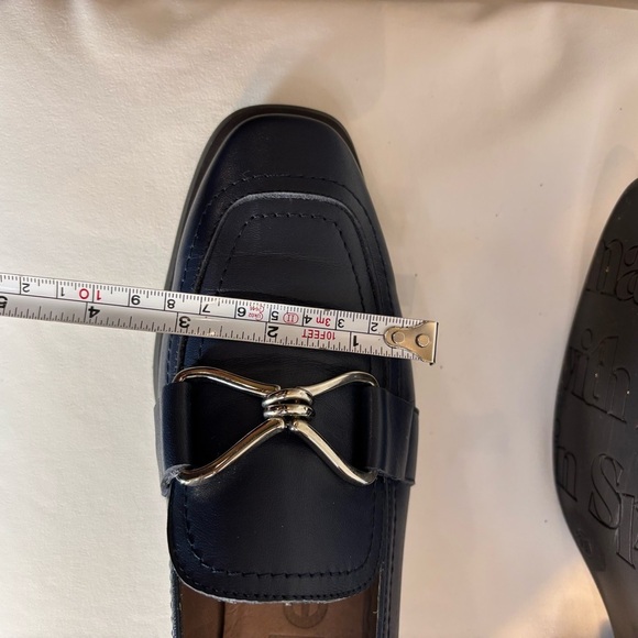 WONDERS Sz 38 Navy Blue Leather Classic Loafers Silver Toned Link Square Toe - Picture 11 of 11